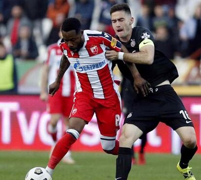 Internacional gabonês chamado a explicar como nasceu quatro anos depois da mãe ter... morrido