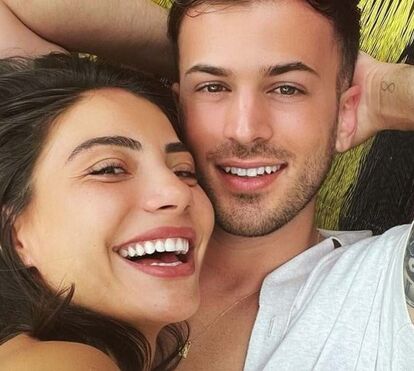 São lágrimas de amor e saudade. Carolina Carvalho chora copiosamente no reencontro com o filho depois de separação