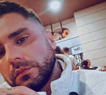 Após mostrar-se solidário com Leandro, Cláudio Ramos deixa 'cair' cantor e TVI demarca-se de polémica com 'agressão a cadela'