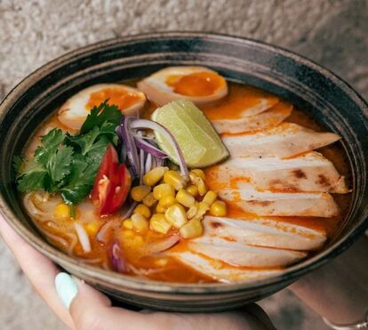 Já se rendeu ao Ramen? Descubra os melhores sítios para se deliciar com este prato japonês