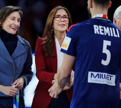 A rainha Mary da Dinamarca no seu primeiro ato oficial a solo no estrangeiro