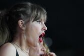 Kansas City Chiefsm, taylor swift, Travis Kelce, super bowl