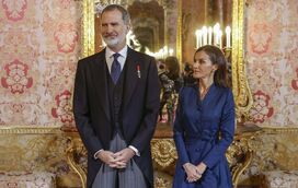 O que se passa com essa mão?! Crescem preocupações com a saúde do rei Felipe VI após imagens que podem chocar 