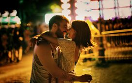 E que tal música para namorar? Festival 'Às vezes o Amor' traz nomes de peso para um São Valentim romanticamente alternativo