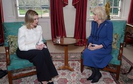 Rainha Camilla recebe Olena Zelenska em Londres