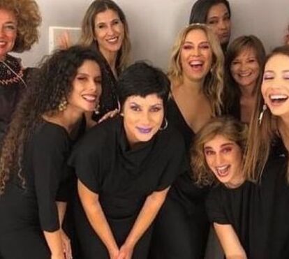 'A Mulher é uma Arma'! Artistas juntas em palco para celebrar conquistas da Revolução dos Cravos