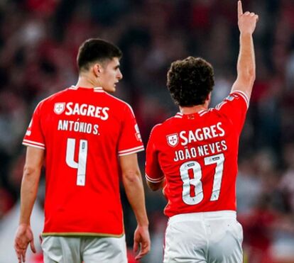 Dor maior. Jovens craques do Benfica de luto. João Neves chora a morte da mãe e António Silva perdeu o avô materno