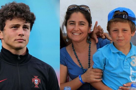 João Neves chora a morte da mãe