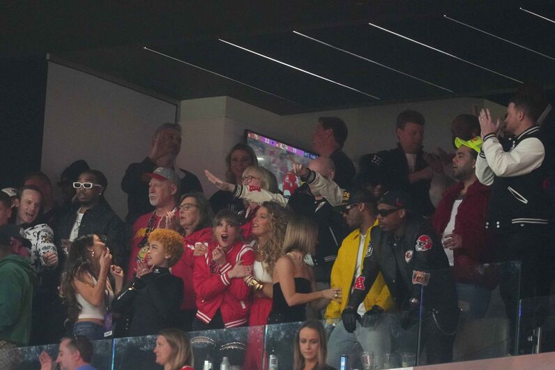 Kansas City Chiefsm, taylor swift, Travis Kelce, super bowl
