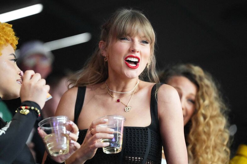 Kansas City Chiefsm, taylor swift, Travis Kelce, super bowl