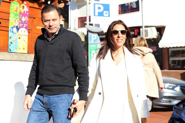 Luís Montenegro com a mulher