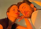 Alba Baptista e Chris Evans