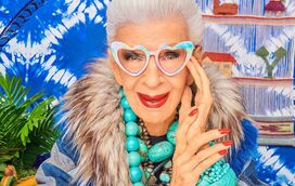 Morreu Iris Apfel, a mulher de 102 anos com mais estilo do mundo 