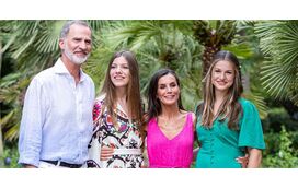 Pais antes de reis. Como Felipe VI e Letizia estão a quebrar regras e a fazer imposições para mudar o futuro das filhas