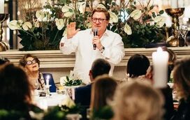 Herman José reserva clube privado para celebrar para celebrar aniversário entre amigos 