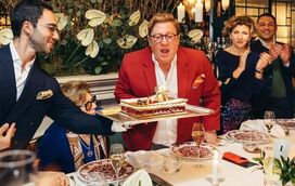 Herman José reúne os amigos em exclusivo clube privado de Lisboa para festejar os 70 anos com estrondo  