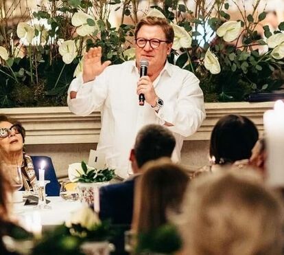 Herman José reserva clube privado para celebrar para celebrar aniversário entre amigos 