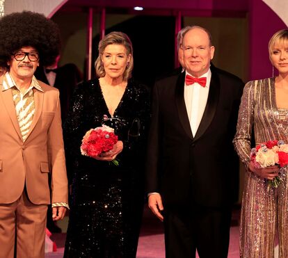 Que amargo de boca! Charlene 'estraga' Baile da Rosa à princesa Carolina 
