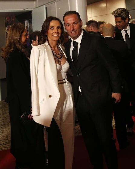 Petit e a mulher, Carla