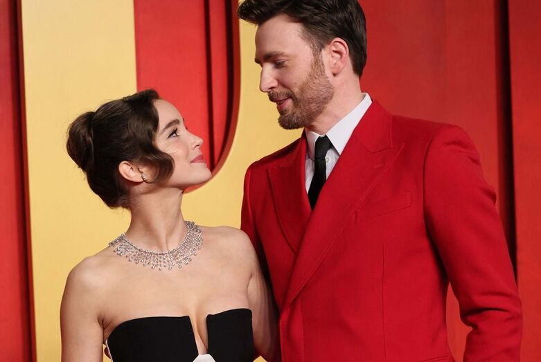 Alba Baptista e Chris Evans