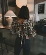 Atrevida e coquete! A blusa dos "lacinhos" que todas as mulheres querem usar nesta primavera