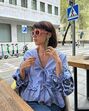 Atrevida e coquete! A blusa dos "lacinhos" que todas as mulheres querem usar nesta primavera