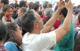 Famosos também gritam: 25 de Abril Sempre!