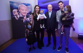 A vida "secreta" de Joana, a filha querida de Pinto da Costa, que sempre foi protegida no FC Porto... e que agora tem o futuro incerto