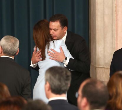 A única namorada. Carla é a mulher que acompanha Luís Montenegro desde os tempos de escola
