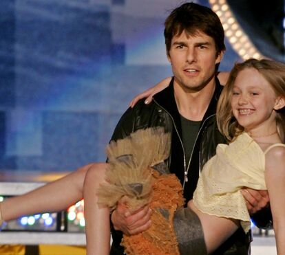 Tom Cruise dá um presente de aniversário a Dakota Fanning desde que ela tinha 11 anos. Atriz tem agora 30