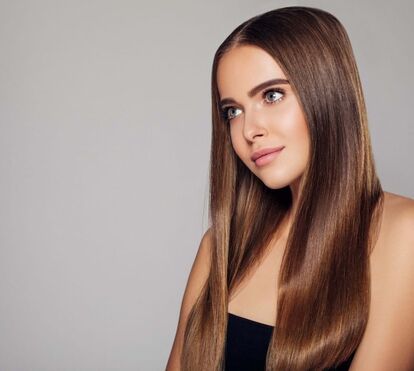 Esta é a escova alisadora que vai deixar o seu cabelo perfeito em poucos minutos e vai poupar-lhe muito tempo nas rotinas de beleza