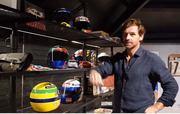 André Villas-Boas com capacete de Ayrton Senna