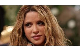 Shakira furiosa depois de ver fãs a filmarem debaixo da sua saia 