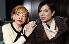 Com saudades da mulher, José Castelo Branco mostra reportagem antiga ao lado de Betty