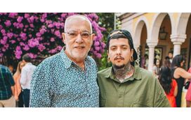 Agir e o pai Paulo de Carvalho aproveitam bom tempo em família 