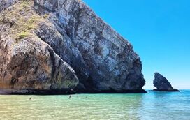 Estes pequenos paraísos de água salgada estão a dois passos de Lisboa! 6 praias 'desertas' que importa conhecer