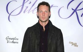 Ator Johnny Wactor, de 37 anos, morre baleado durante assalto nos EUA