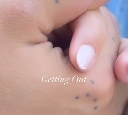 Novamente apaixonado! Pedro Barroso coloca venda na nova namorada e faz-lhe surpresa romântica