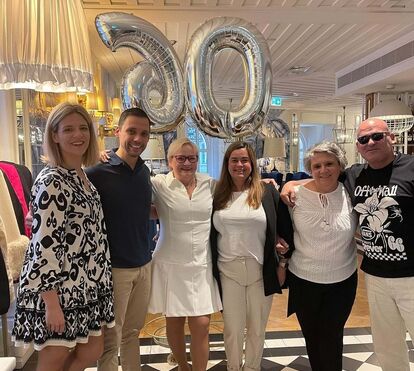 Noémia Costa celebra 60 anos com familiares e amigos onde não faltou João Baião