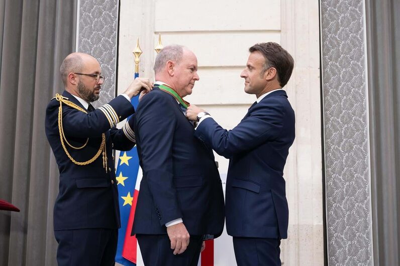 Emmanuel Macron e Alberto II