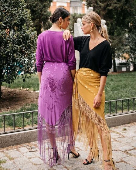 As saias que saíram da praia para as ruas e que estão a seduzir as mulheres com mais de 40 anos