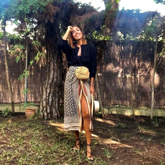 As saias que saíram da praia para as ruas e que estão a seduzir as mulheres com mais de 40 anos