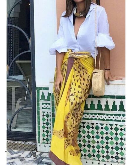 As saias que saíram da praia para as ruas e que estão a seduzir as mulheres com mais de 40 anos