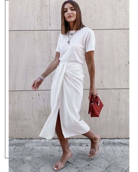 As saias que saíram da praia para as ruas e que estão a seduzir as mulheres com mais de 40 anos