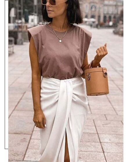 As saias que saíram da praia para as ruas e que estão a seduzir as mulheres com mais de 40 anos