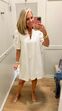 Tem mais de 50 anos e receia usar um look branco total? Arrisque… que vai adorar o resultado
