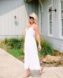 Tem mais de 50 anos e receia usar um look branco total? Arrisque… que vai adorar o resultado