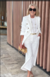 Tem mais de 50 anos e receia usar um look branco total? Arrisque… que vai adorar o resultado