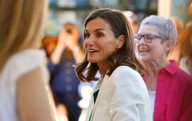 Que 'guapa': Rainha Letizia brilha em Madrid com ténis portugueses