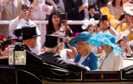 William, a sogra, a rainha e outros elementos da família real divertem-se em Royal Ascot